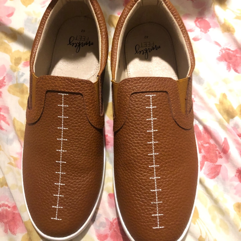 mommy monkey feet 🐵